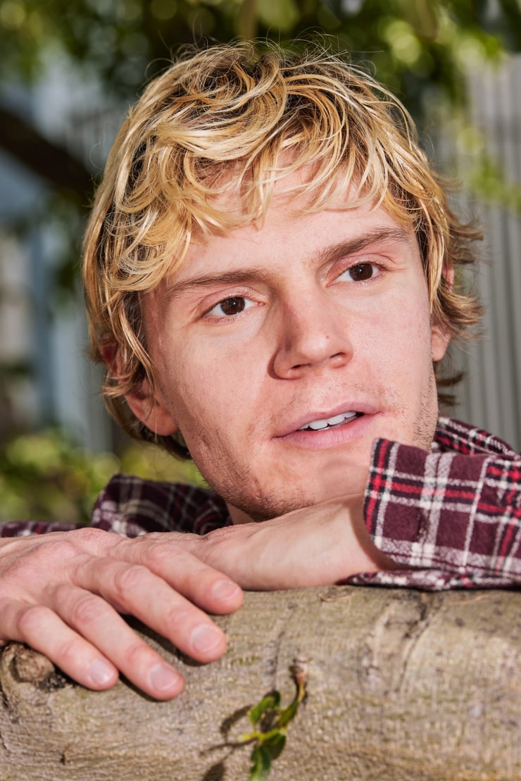 Evan Peters