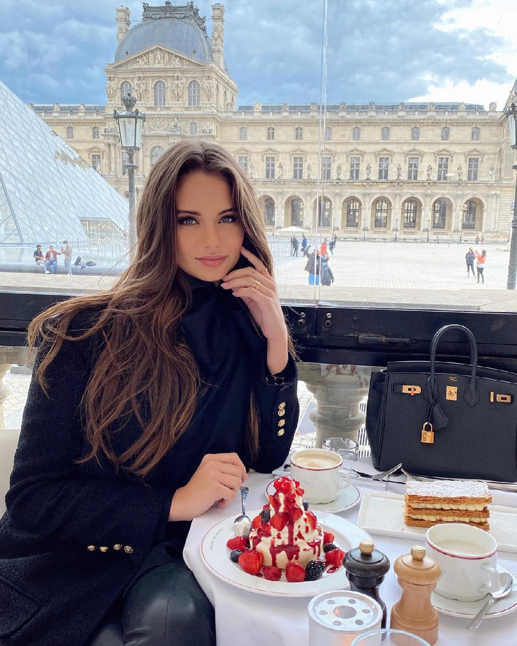 Carina Zavline