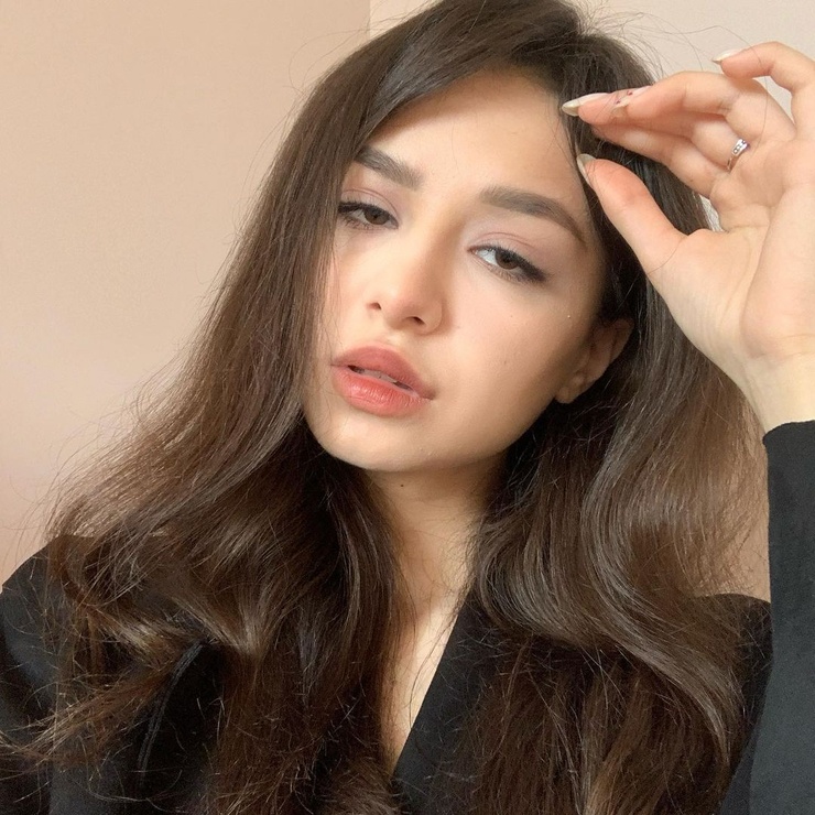 Anya Apalkova
