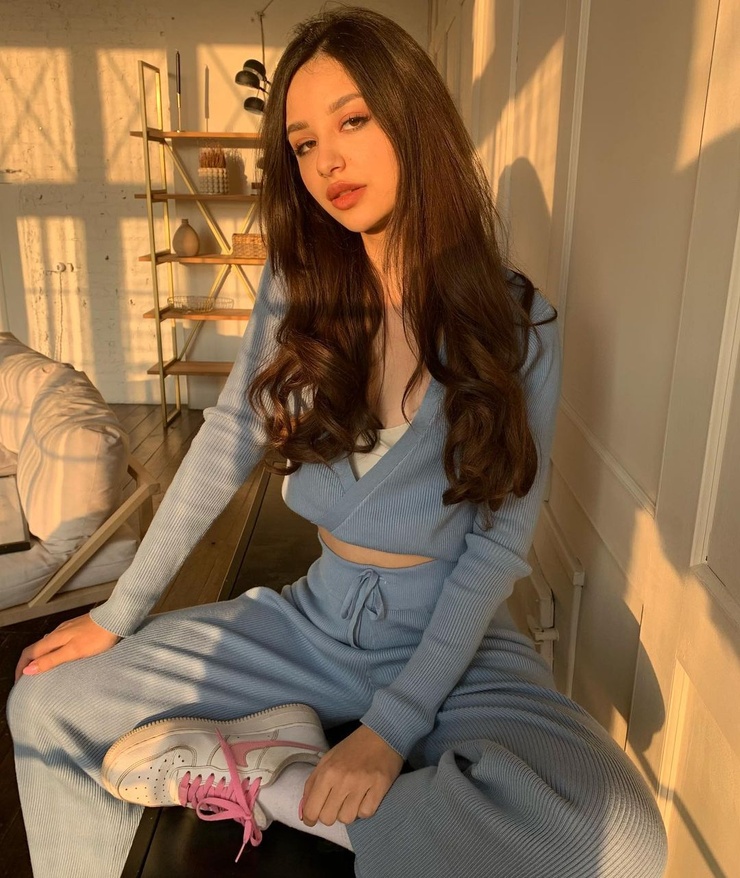 Anya Apalkova
