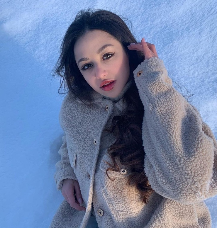 Anya Apalkova