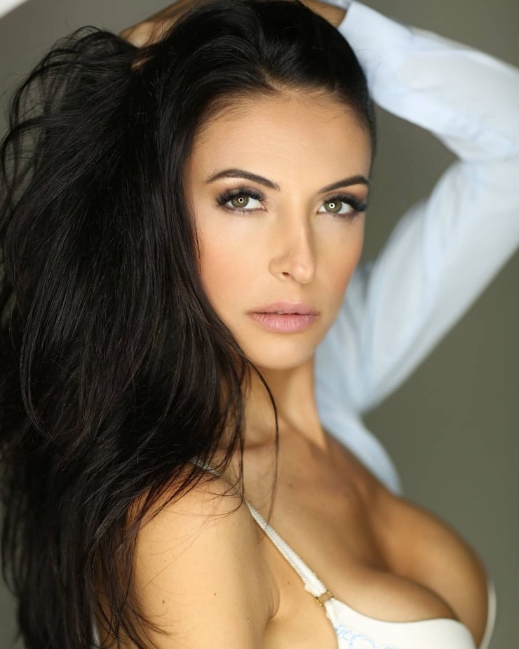 Moria Aharonov