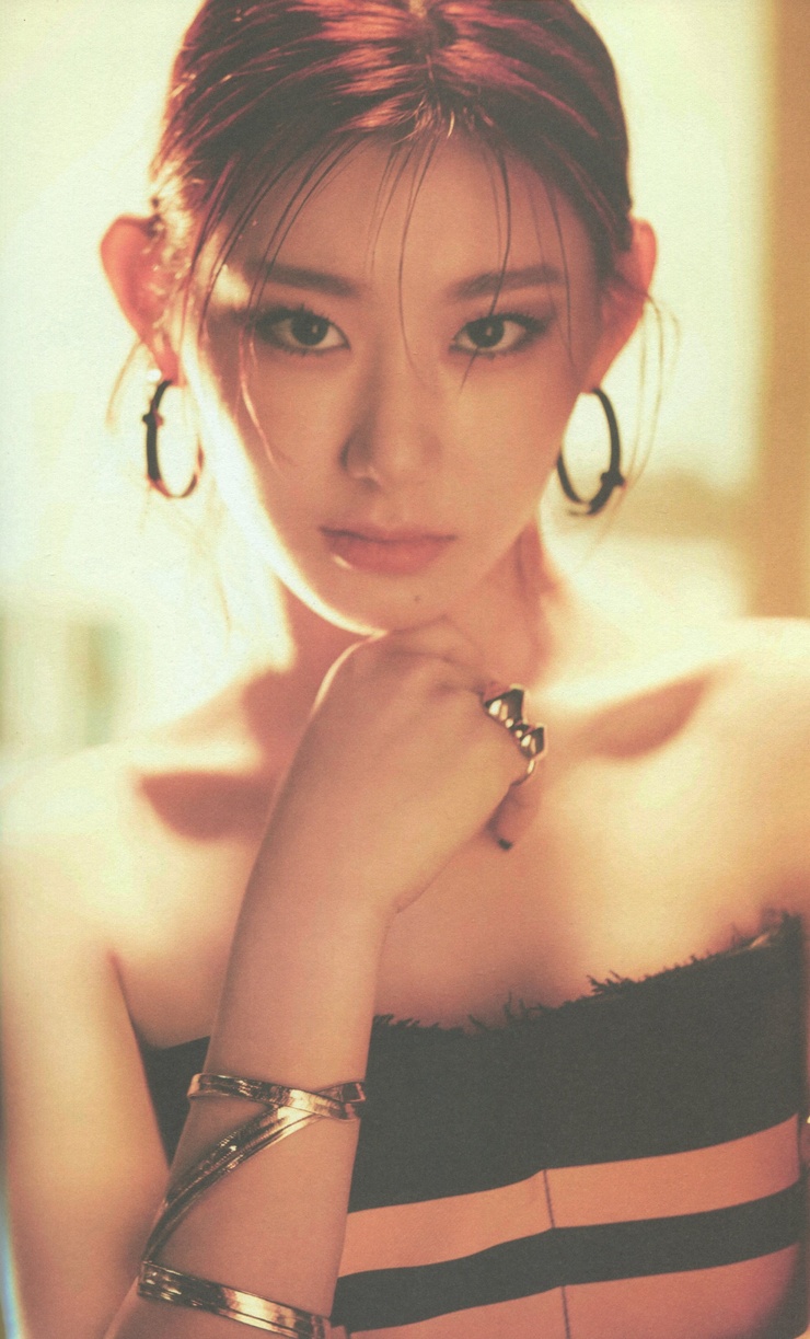 Lee Chaeryeong Lee Chaeryeong