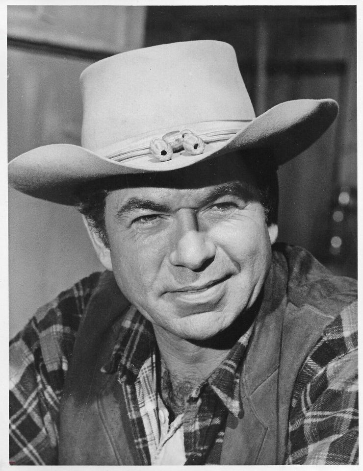 Claude Akins