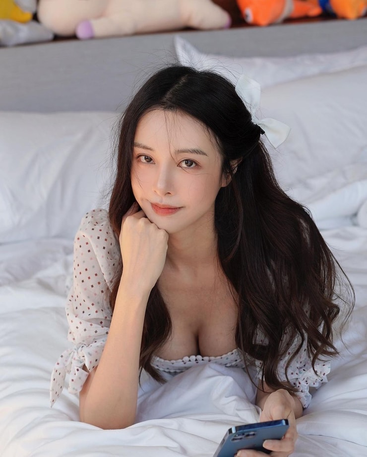 Cathryn Li Cathryn Li