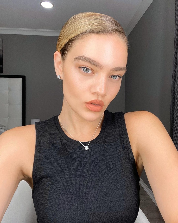 Kiana Alexis Kiana Alexis