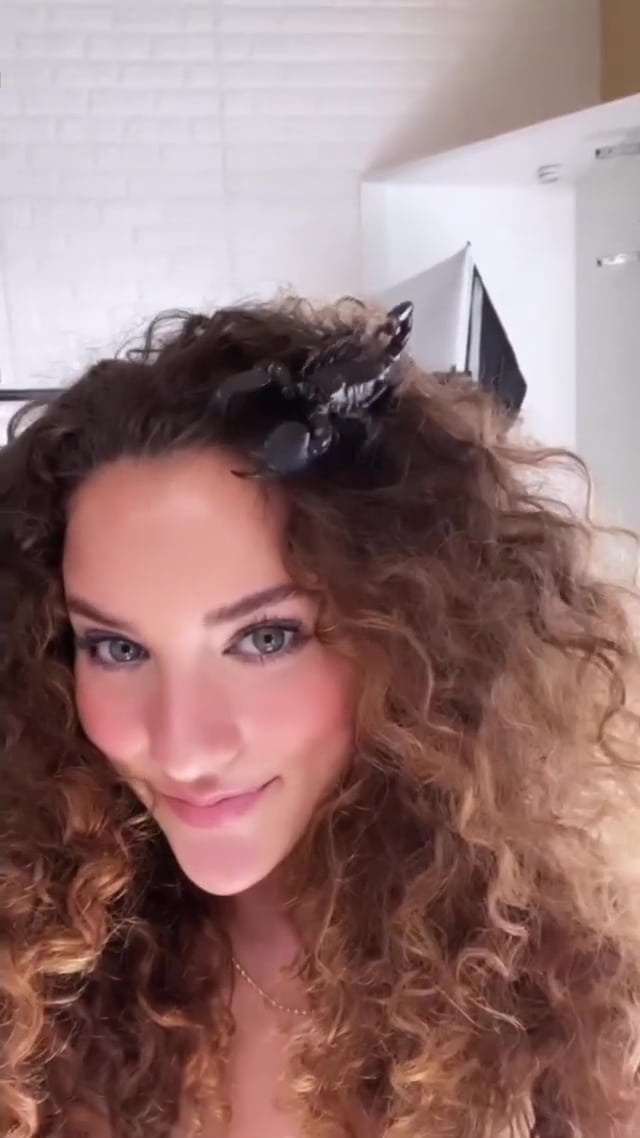 Sofie Dossi