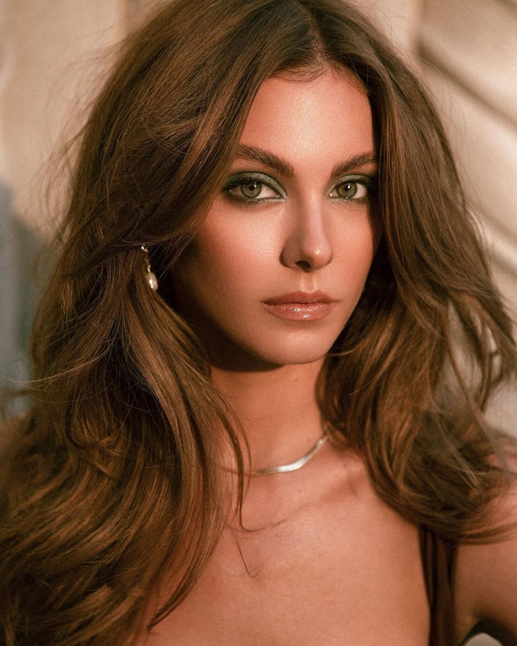 Picture of Carmella Rose