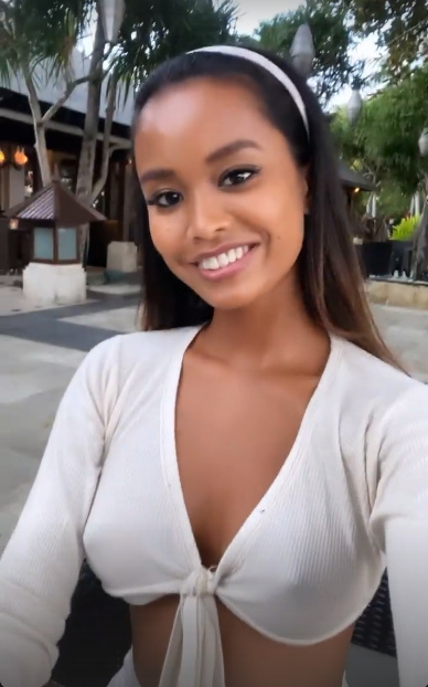 Putri Cinta Putri Cinta