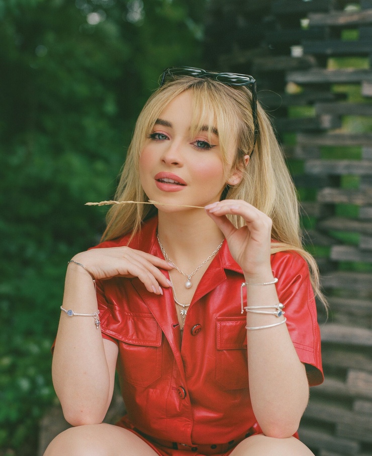 Sabrina Carpenter Sabrina Carpenter