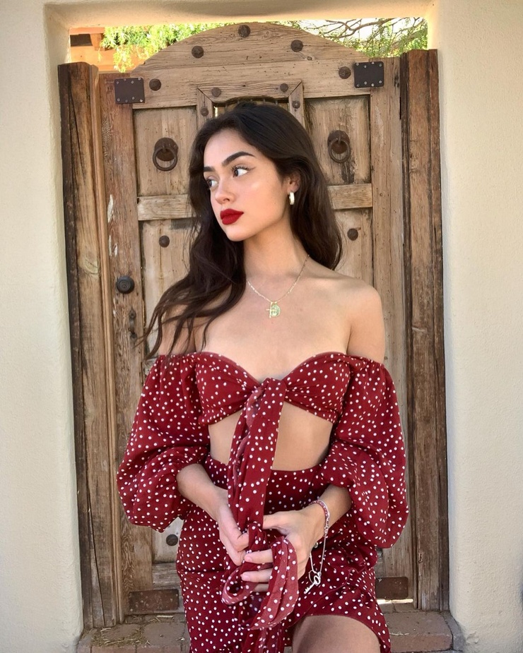 Nailea Devora