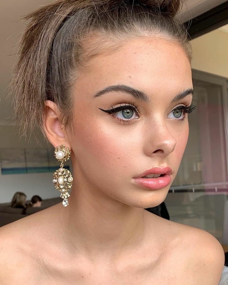 Meika woollard фото