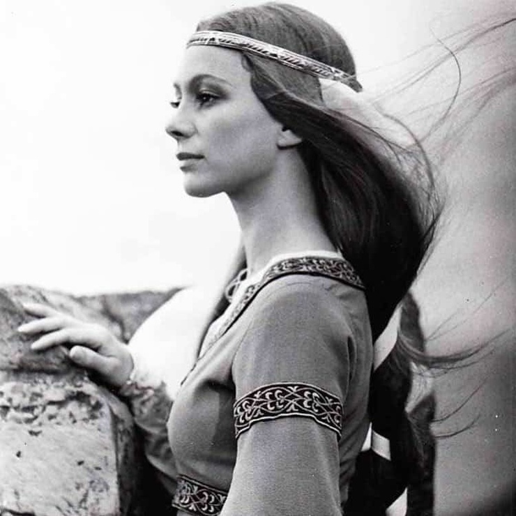 Francesca Annis