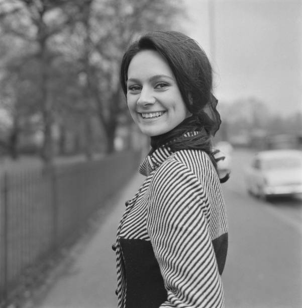 Francesca Annis