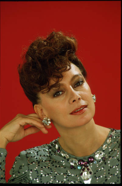 Francesca Annis