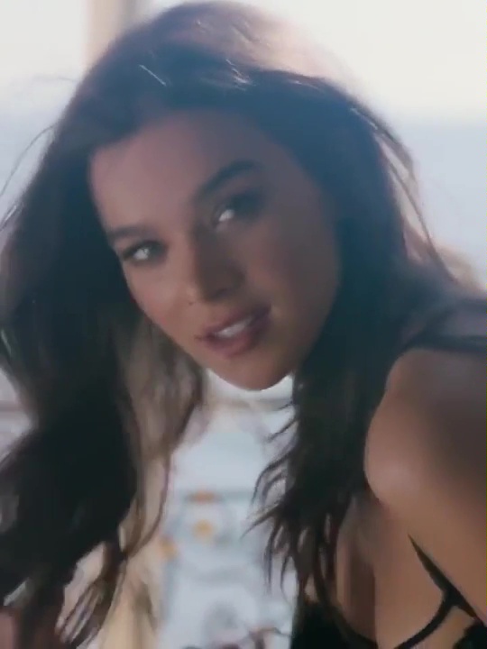 Hailee Steinfeld