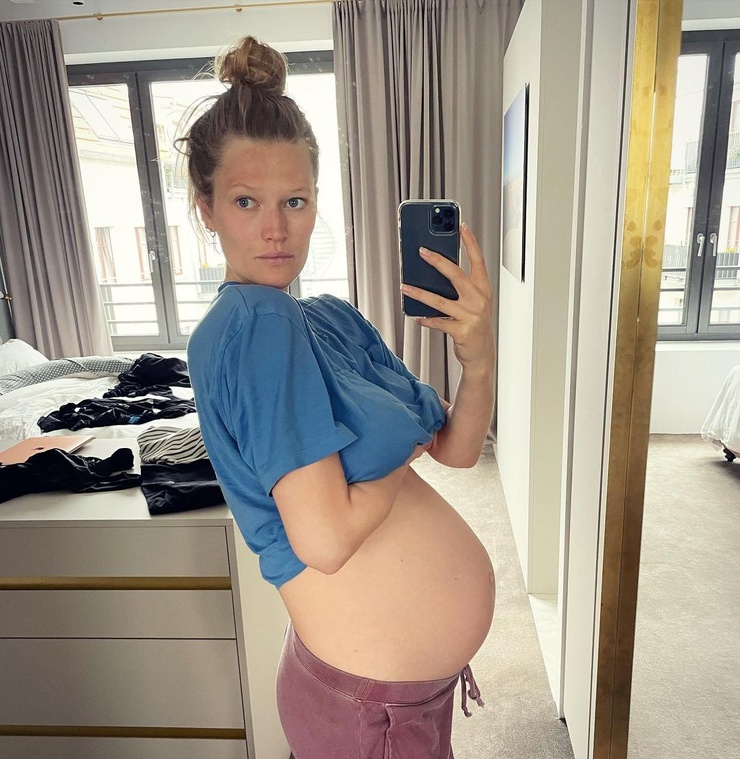 Toni Garrn Toni Garrn