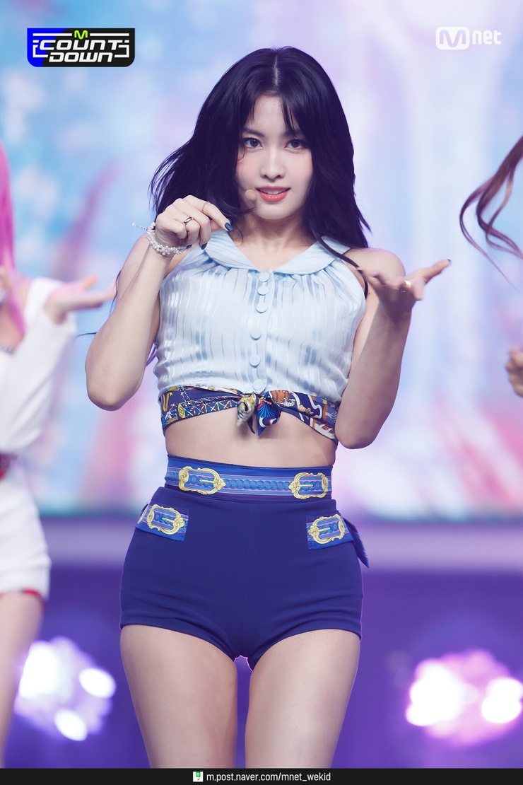 Hirai Momo