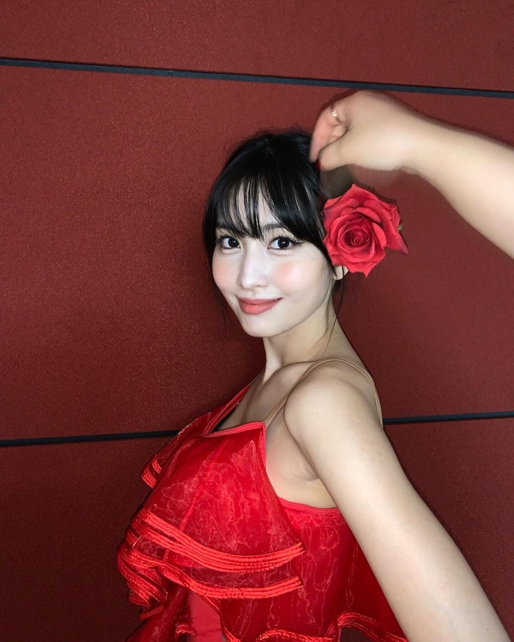 Hirai Momo