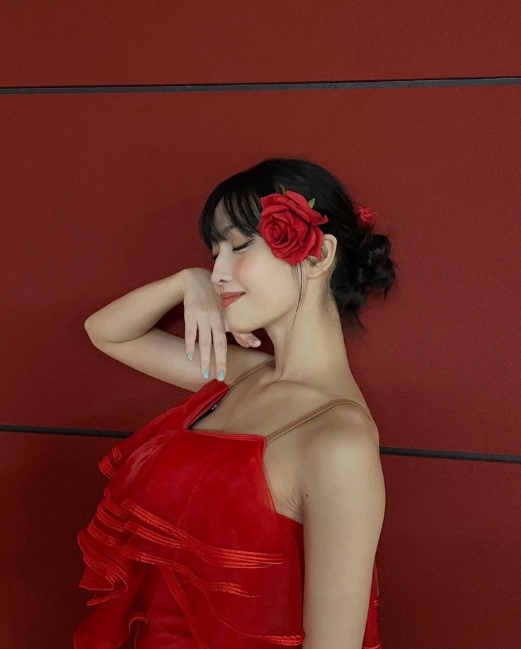 Hirai Momo