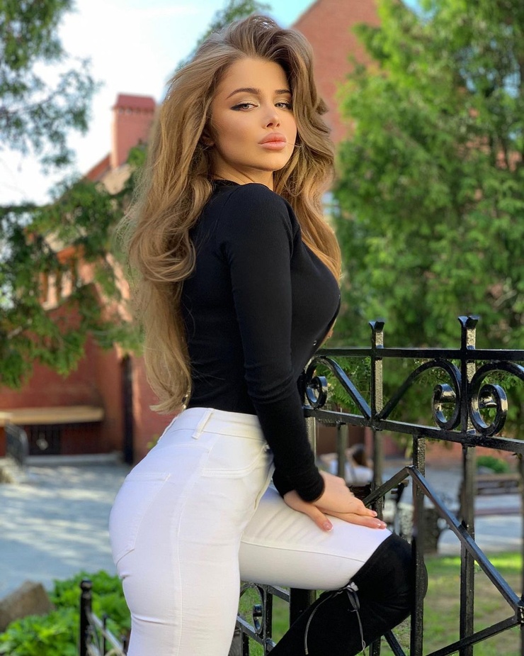 Alexandra Danilova (I) Alexandra Danilova (I)