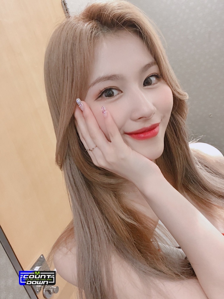 Picture of Minatozaki Sana