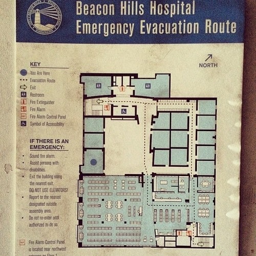 Бейкон хиллс. Школа Бейкон Хиллс Волчонок. Beacon Hills школа. Beacon Hills больница. Город Бейкон Хиллс в Калифорнии.