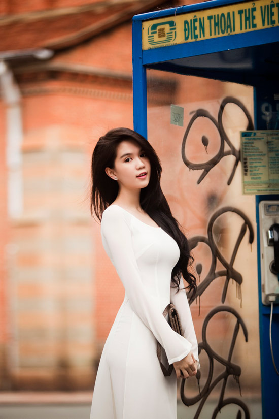 Ngoc Trinh Ngoc Trinh
