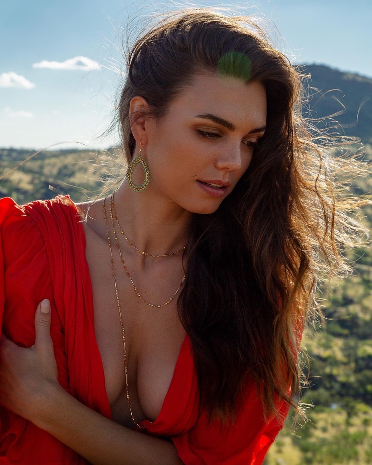 Yana Haenisch Yana Haenisch