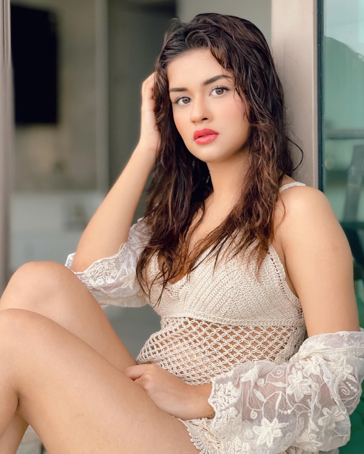 Avneet Kaur Avneet Kaur