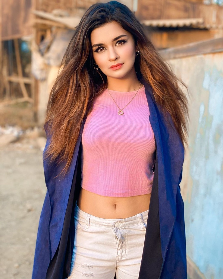 Avneet Kaur Avneet Kaur