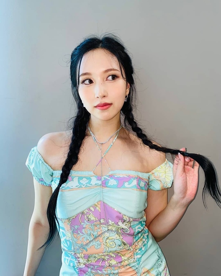 Myoui Mina