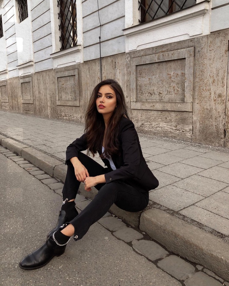 Laura Theresa Laura Theresa