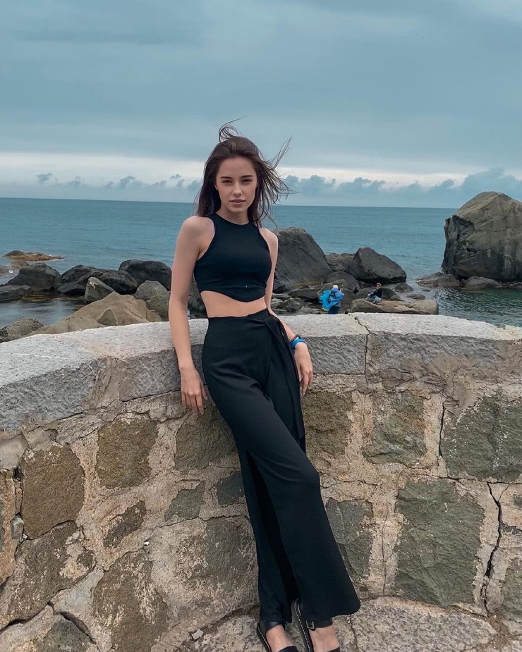 Angelina Romashka Angelina Romashka