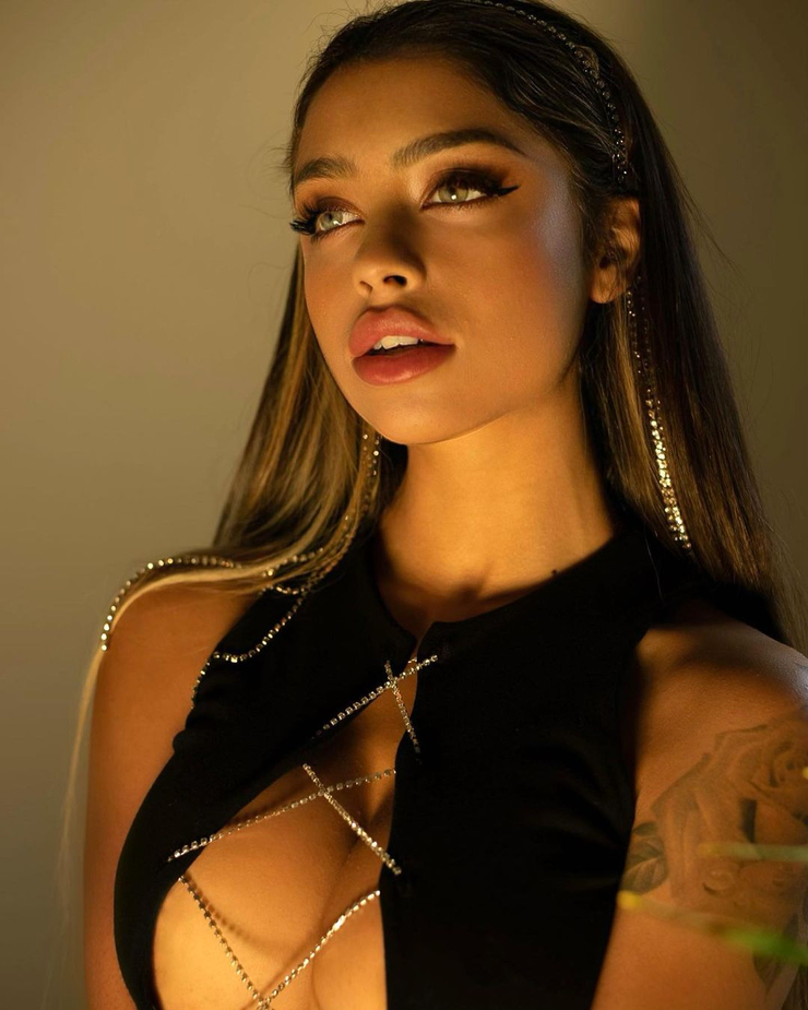 Christina Bertevello Christina Bertevello