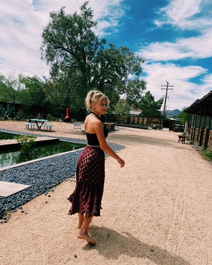 Alyvia Alyn Lind