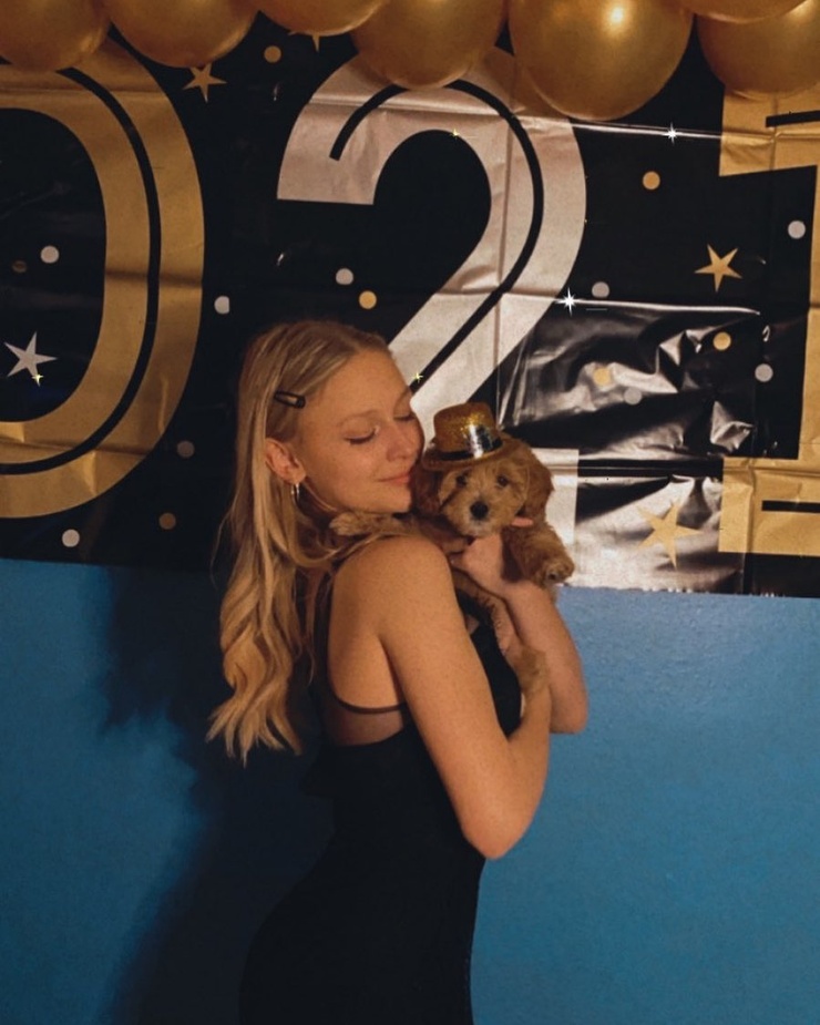Alyvia Alyn Lind