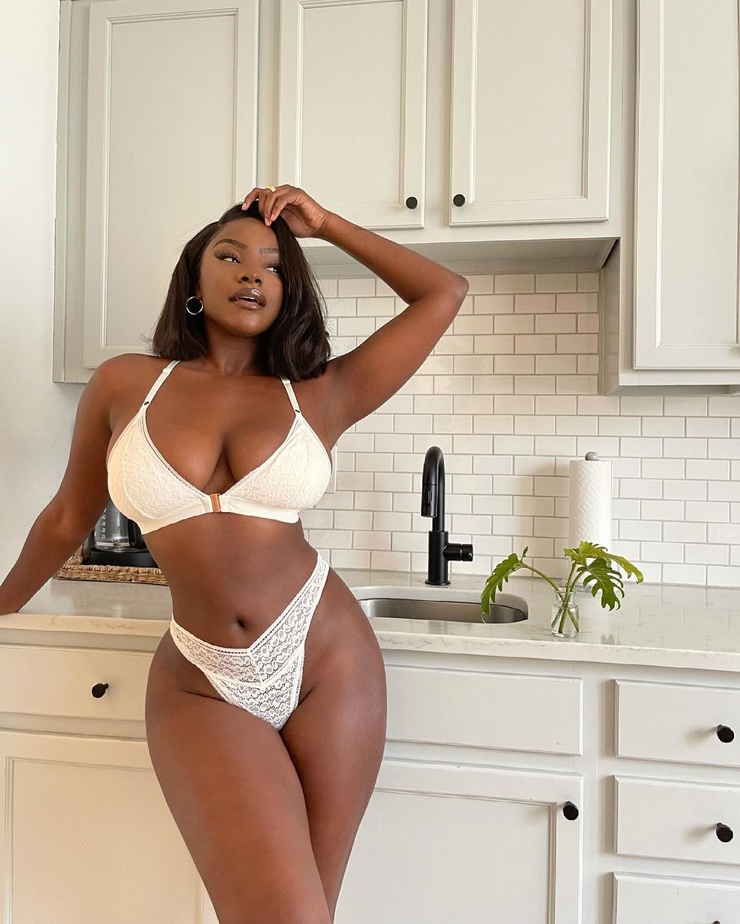 Savannah Perkins Savannah Perkins