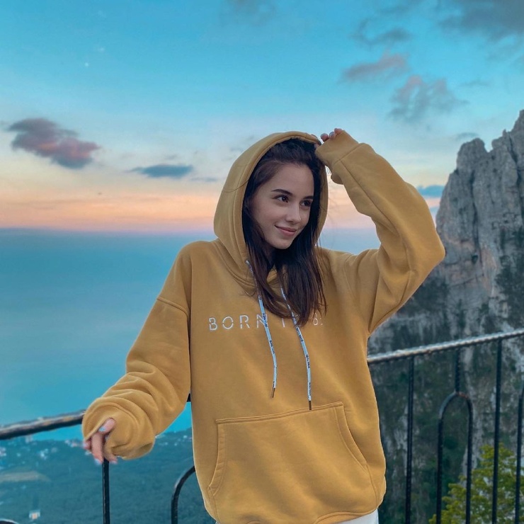 Angelina Romashka Angelina Romashka