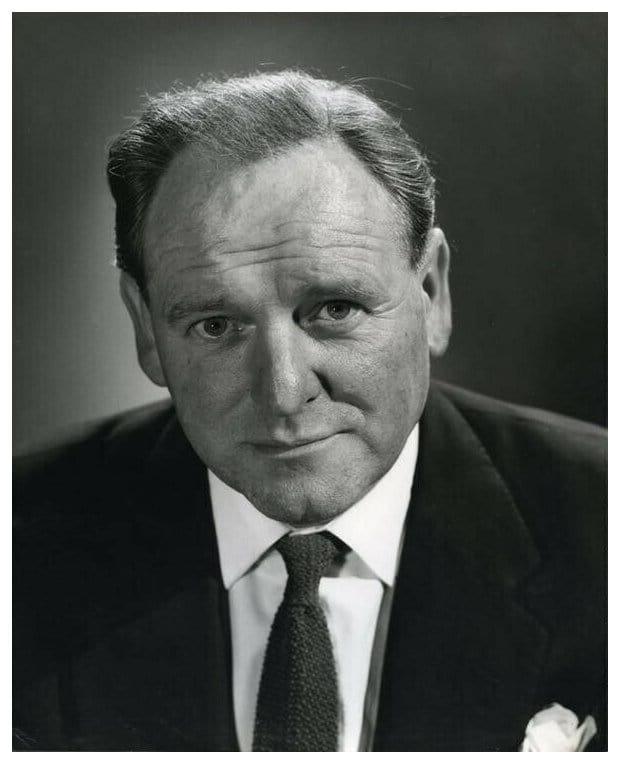 Bernard Lee