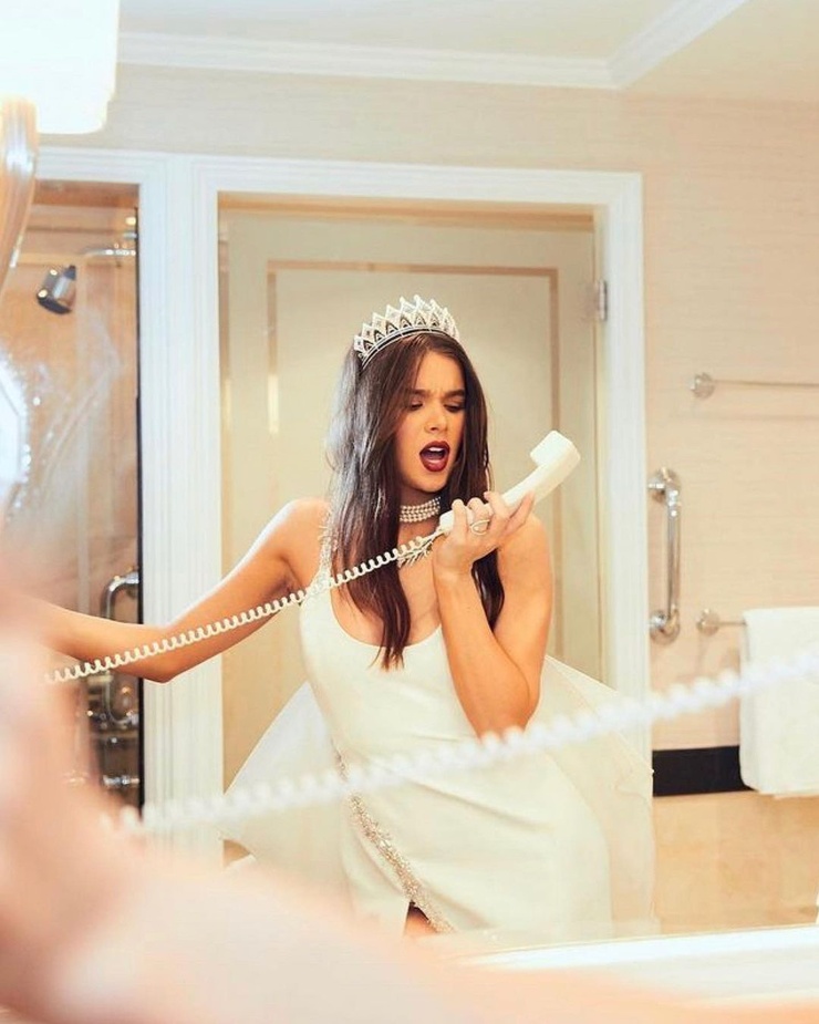 Hailee Steinfeld