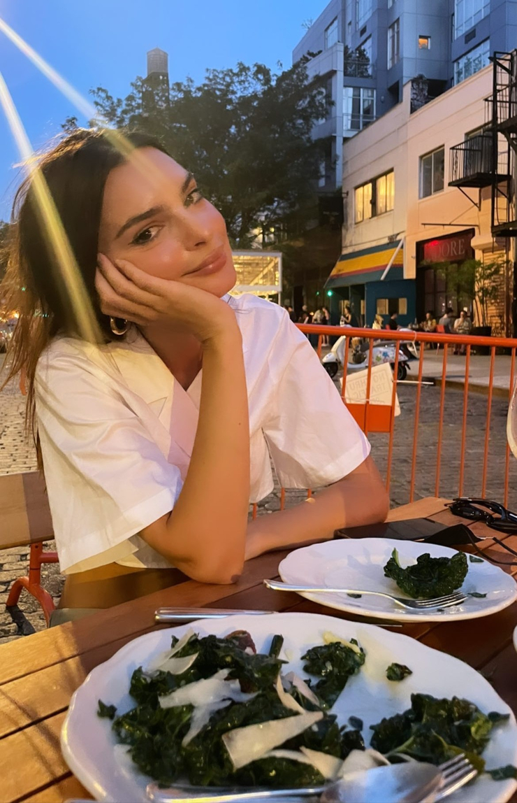 Emily Ratajkowski
