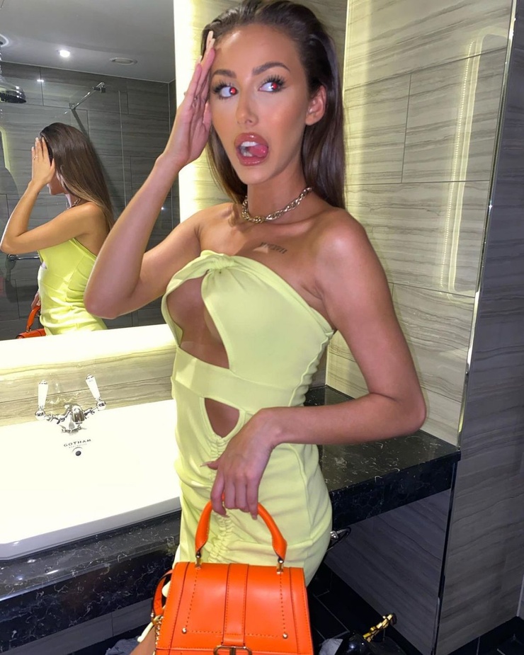 Chloe Veitch Chloe Veitch