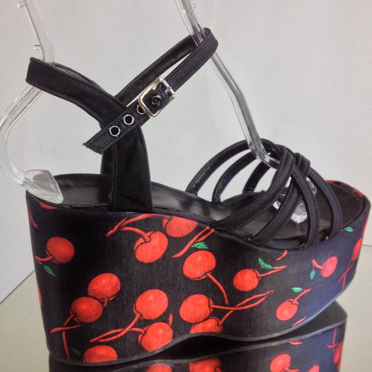 90's Cherry Print Satin Platform Wedge High Heels // 8