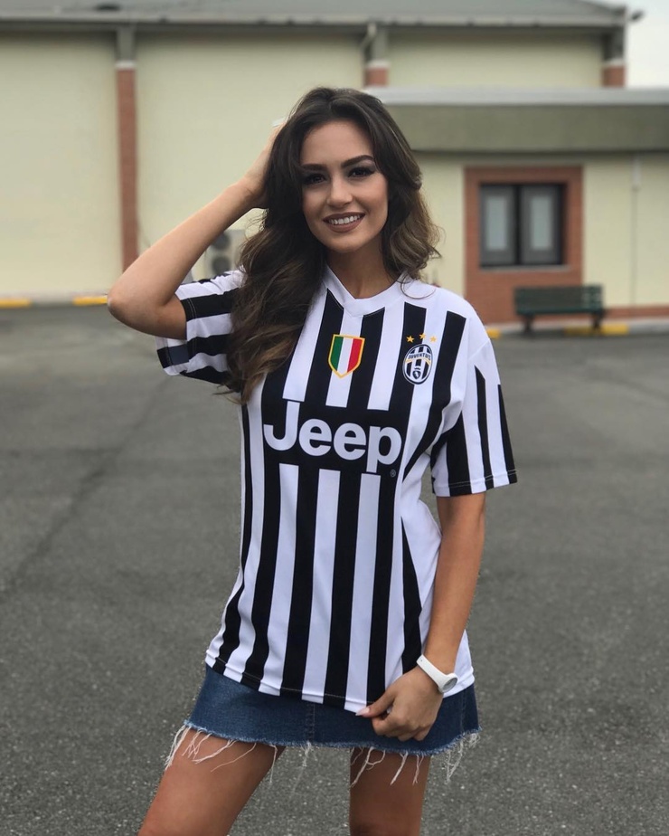 Eva Murati Eva Murati