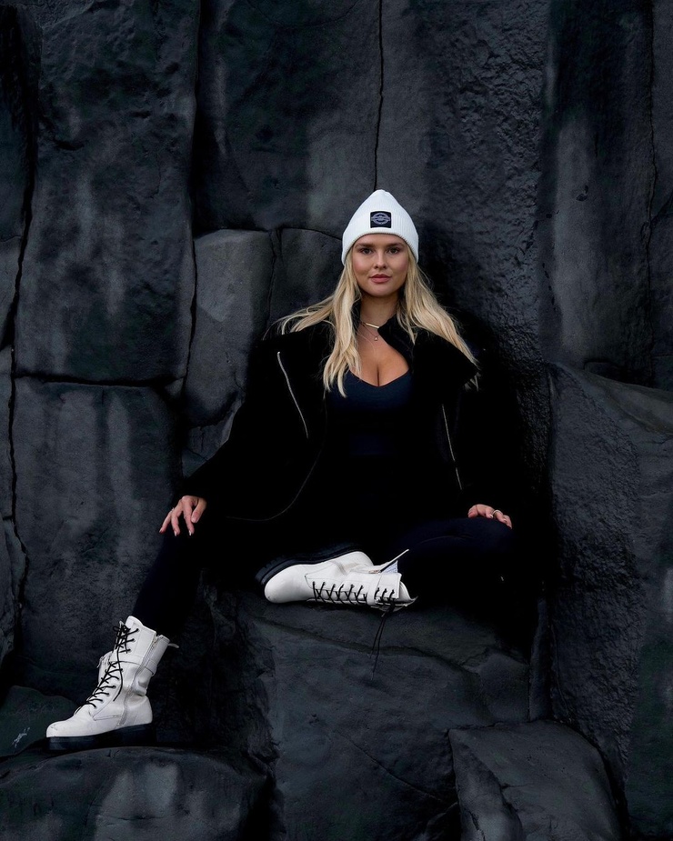 Kinsey Wolanski Kinsey Wolanski