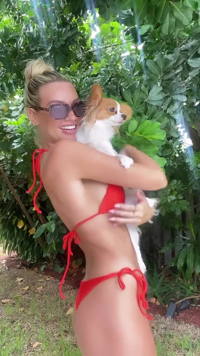 Alexa Collins Alexa Collins