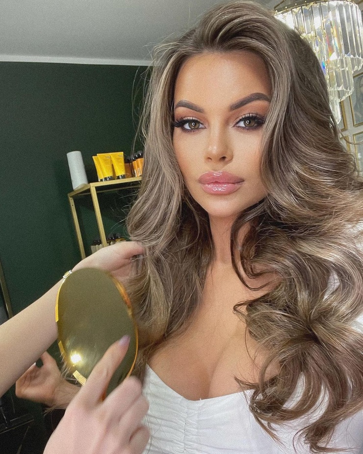 Justyna Gradek Justyna Gradek