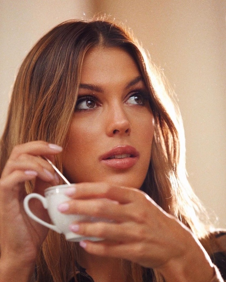 Iris Mittenaere Iris Mittenaere