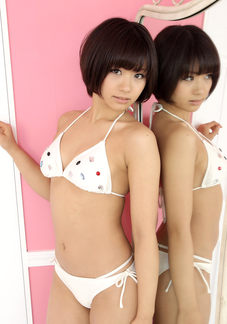 Hitomi Yasueda Hitomi Yasueda
